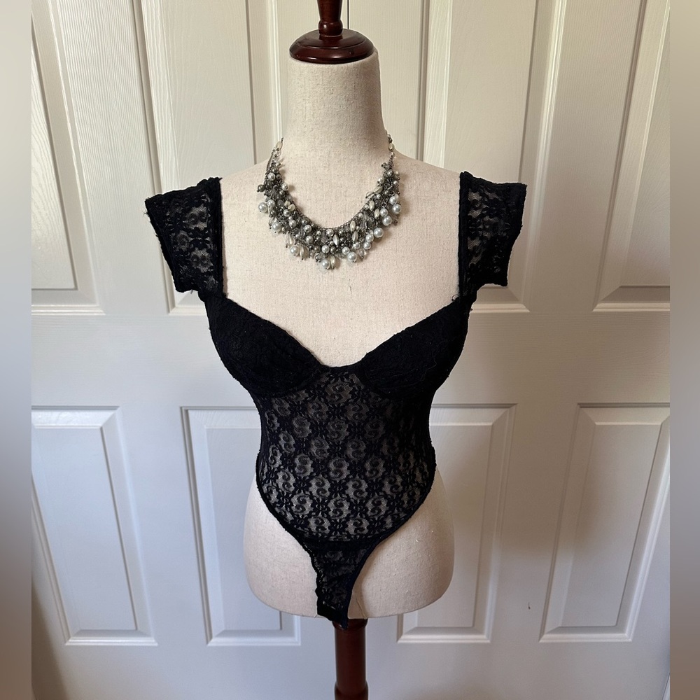 Judy’s | Bodycon Lace Bodysuit with Built-in bra | size: Small | Color: black